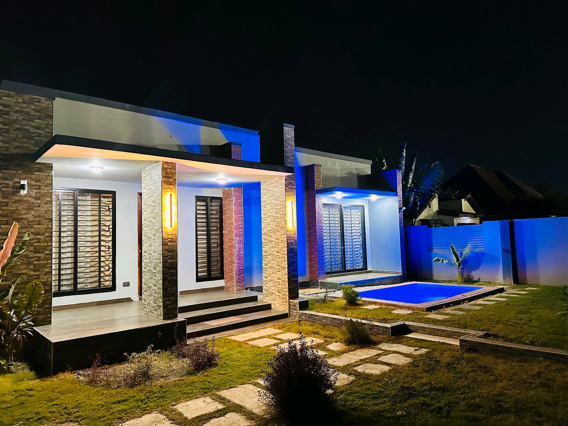 Poa shubby's •  1BR
